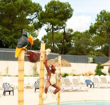 Mobilhome 8p 3 Ch 2 Sdb Jean De Monts Camping