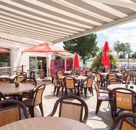 Camping Mobilhome 8p 3 Ch 2 Sdb Jean De Monts